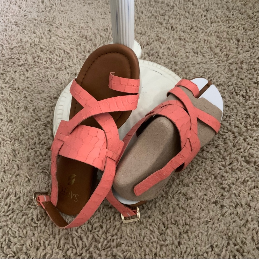 Size 6 NWOT Franco Sarto Leather Sandals